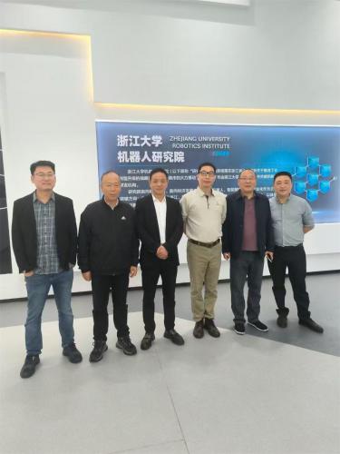 與浙江大學機器人學院合作